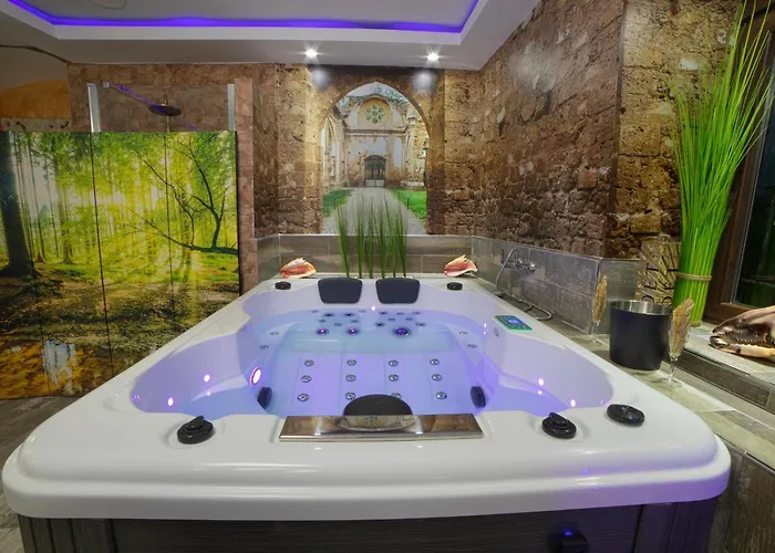 La Veguilla Deluxe Jacuzzi