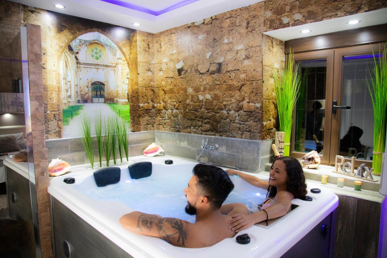 La Veguilla Deluxe Jacuzzi *